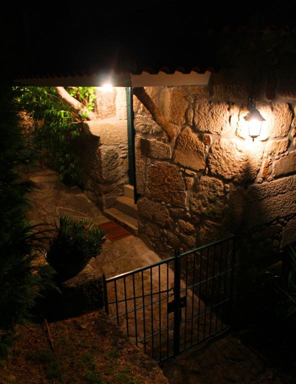 アルコス・デ・ヴァルデヴェス Casa Do Rio - Eido Do Pomarヴィラ エクステリア 写真