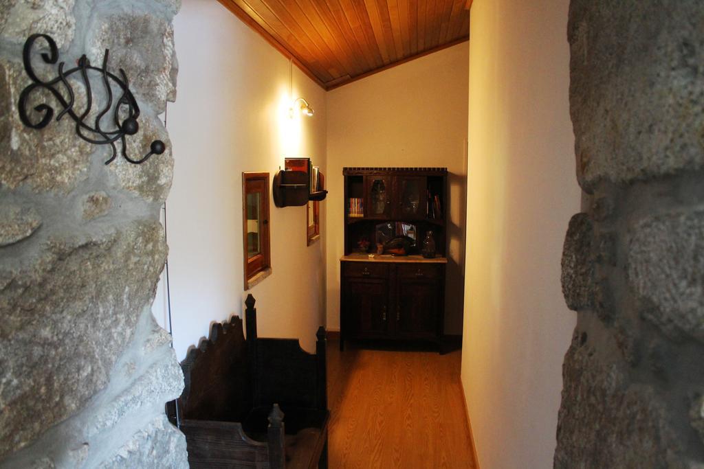 アルコス・デ・ヴァルデヴェス Casa Do Rio - Eido Do Pomarヴィラ エクステリア 写真